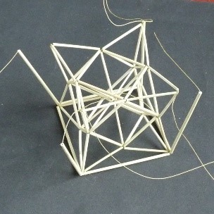 立方８面体から作る星形を内包した正６面体の作成（途中）.jpg