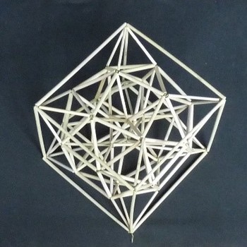 ８角星を正６面体に内包２.jpg